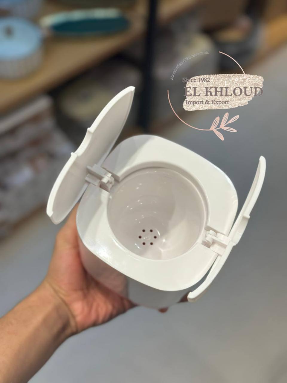 فرشاه تواليت بالغطاء ✔️ LV -09كود - الصورة 4